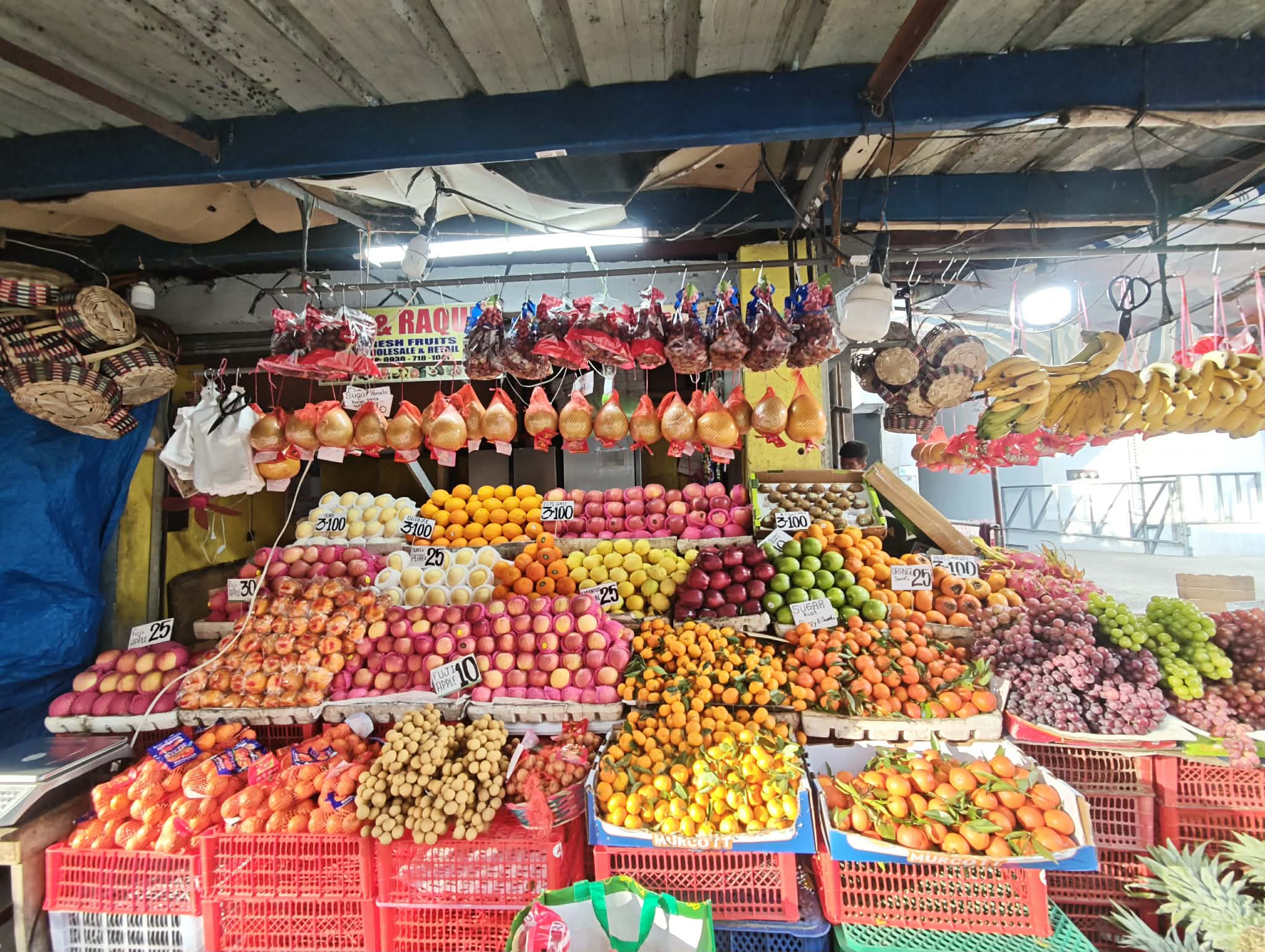 Nick & Raquel Fruits